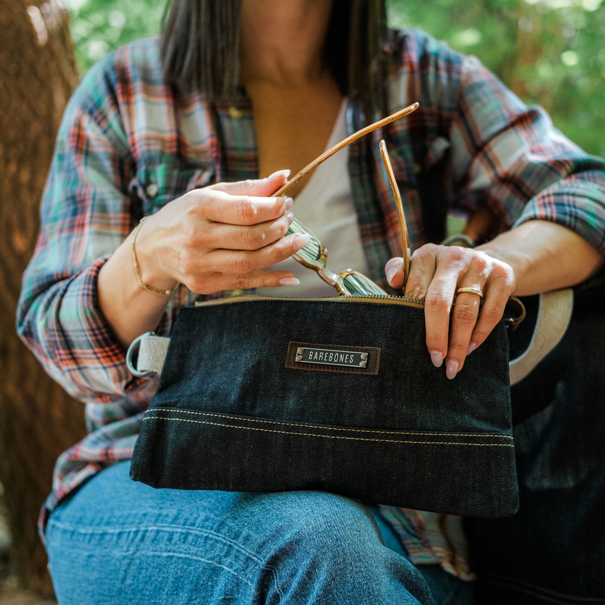 neelum-zipper-pouch-denim-09-09-STC-732_NeelumZipperPouch-Small-Denim_PDP_05 Neelum Zipper Pouch - Denim