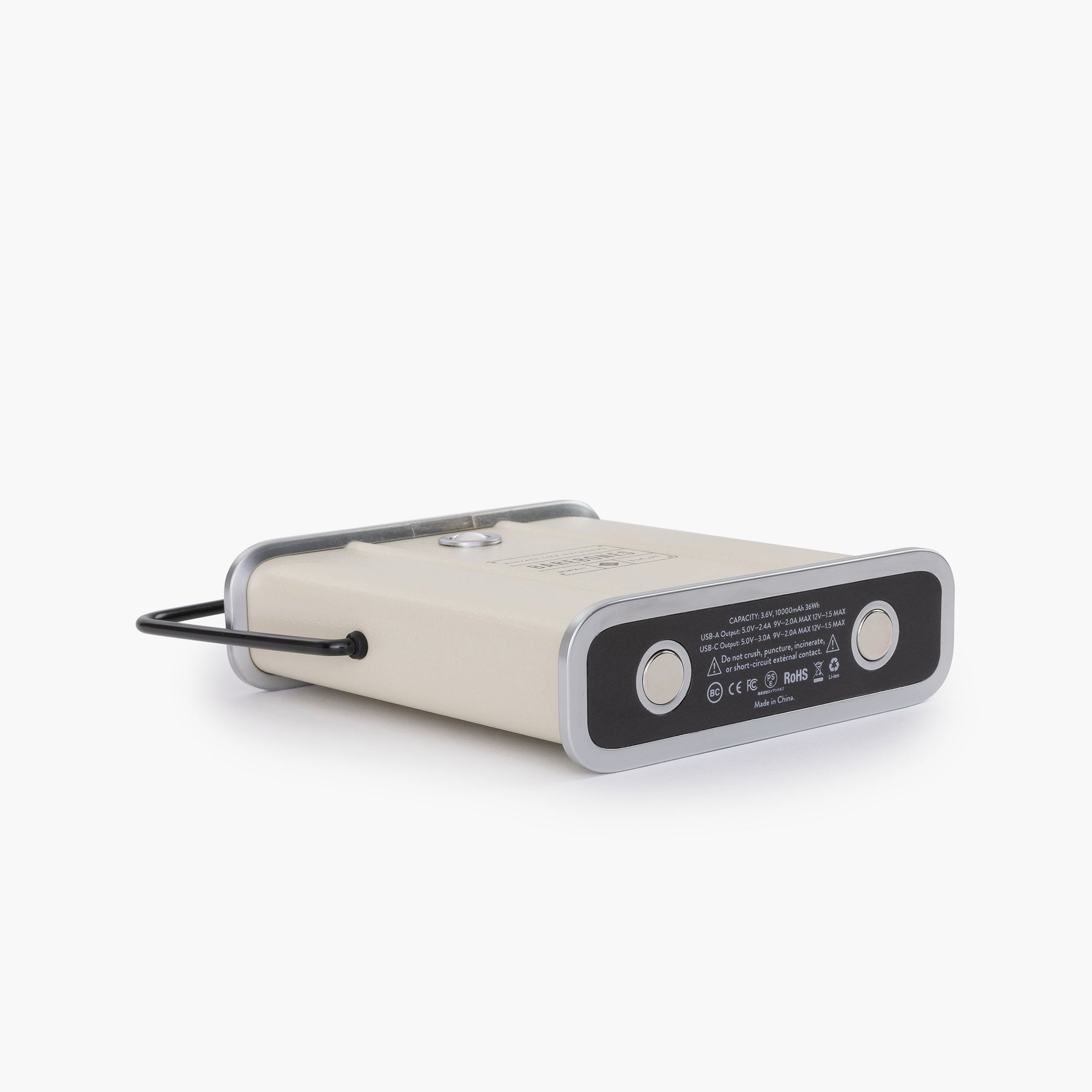 power-bank-10000-mah-08-08-LIV-139_PowerBank-10000mAh-VintageWhite_PDP_05 Power Bank - 10000 mAh